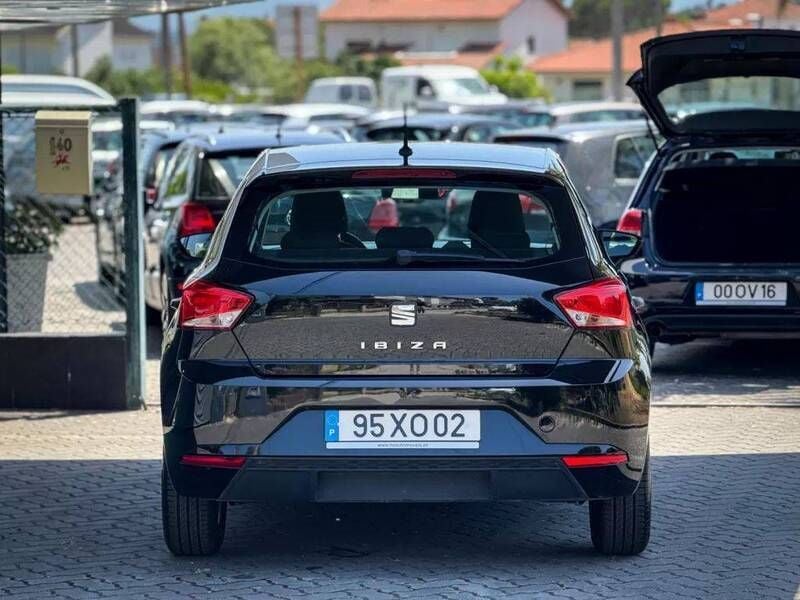 Usado Seat Ibiza Style 95 HP (69 kW) 2019 Preto Sedan