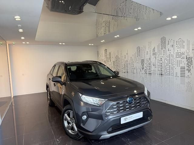 Usado Toyota RAV4 Comfort 178 HP (130 kW) 2021 Cinza (pintura metalizada) SUV