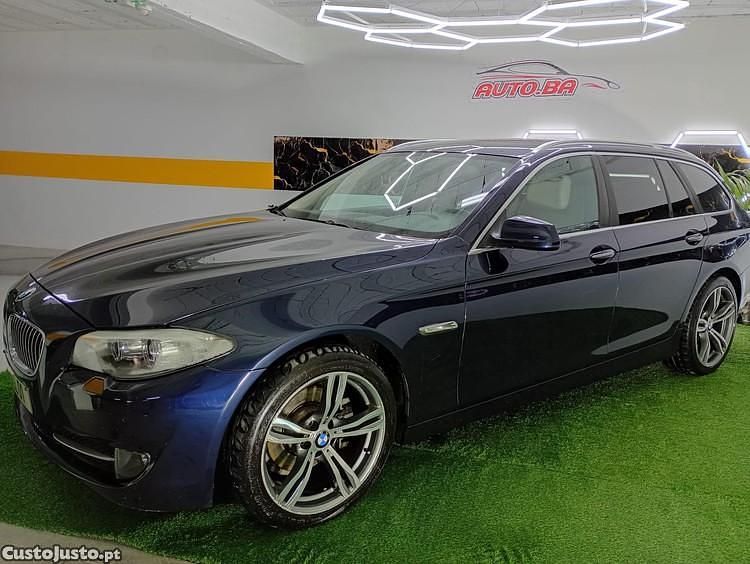Azul Usado 2011 BMW 520 Luxury Line Carrinha | € 13.990 (Bom preço) - Imagem 1/1