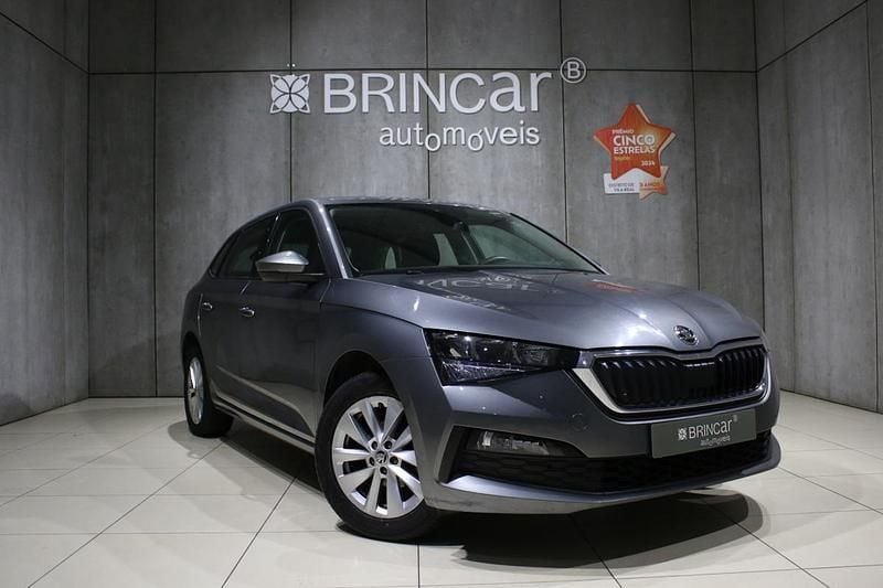 Cinza Usado 2023 Skoda Scala Citadino | € 14.990 (Preço justo) - Imagem 1/4