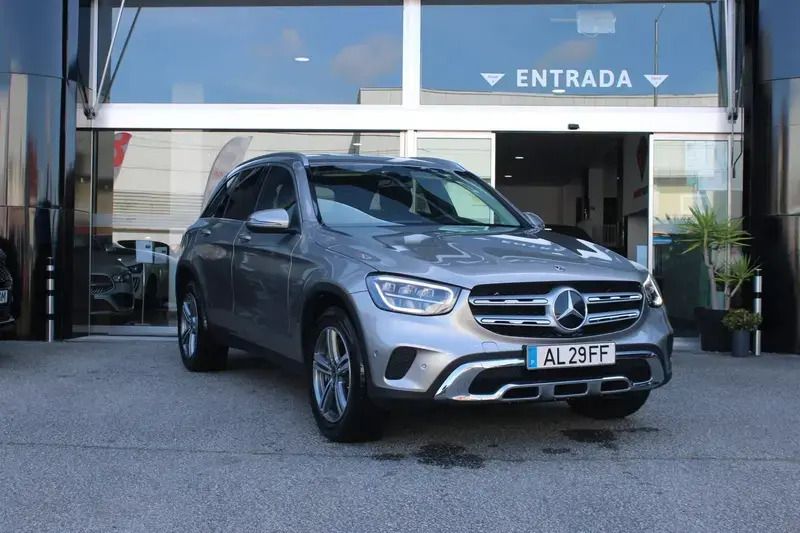Cinzento Usado 2021 Mercedes GLC300e SUV | € 35.900 (Super Preço) - Imagem 1/4