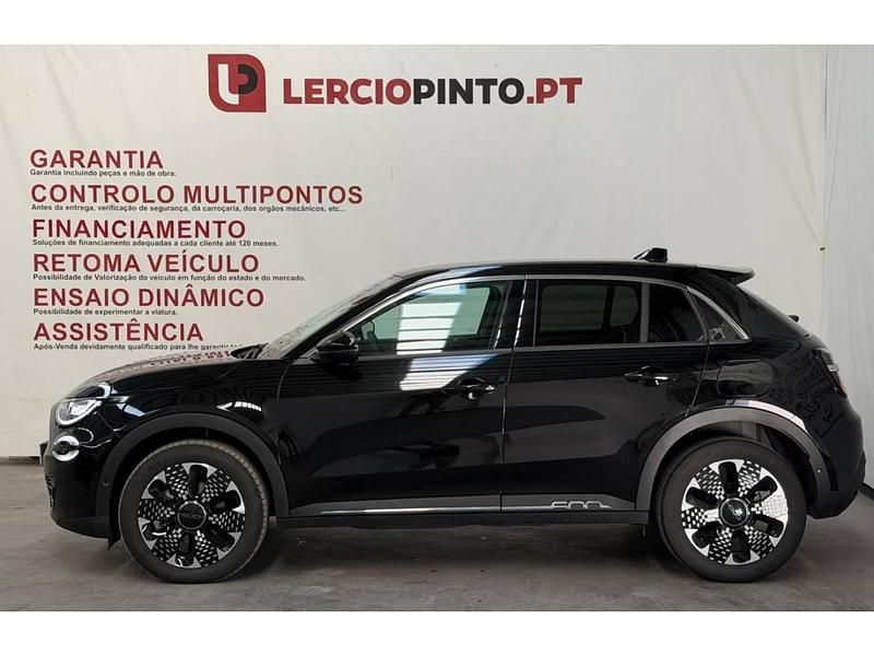 Usado Fiat 600 La Prima 136 HP (100 kW) 2024 Preto SUV