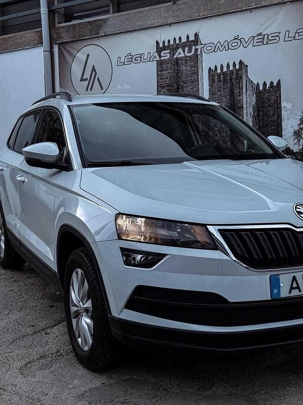 Usado Skoda Karoq Ambition 150 HP (110 kW) 2021 Branco SUV