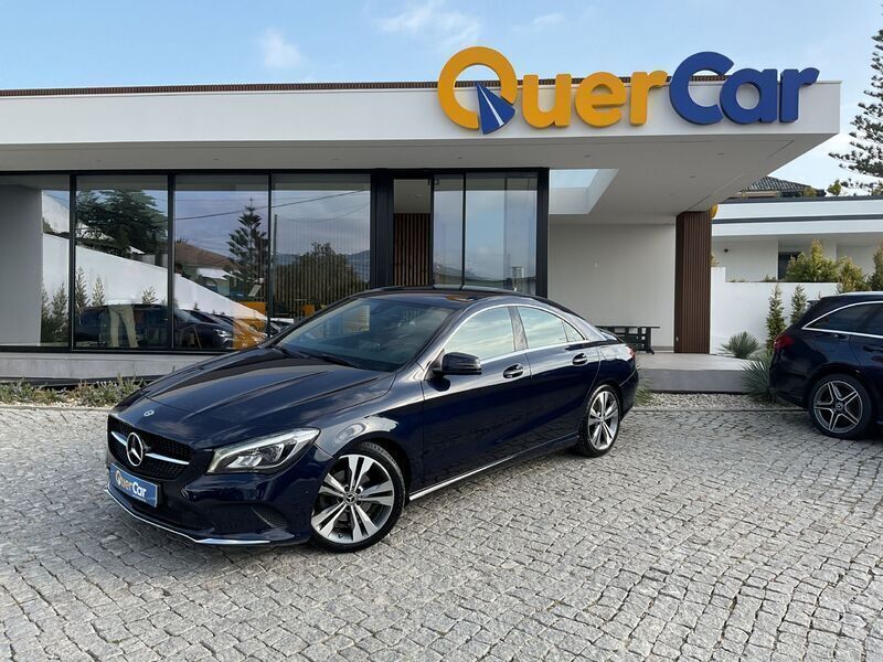 Azul Usado 2018 Mercedes CLA180 Urban Sedan | € 21.990 (Bom preço) - Imagem 1/4