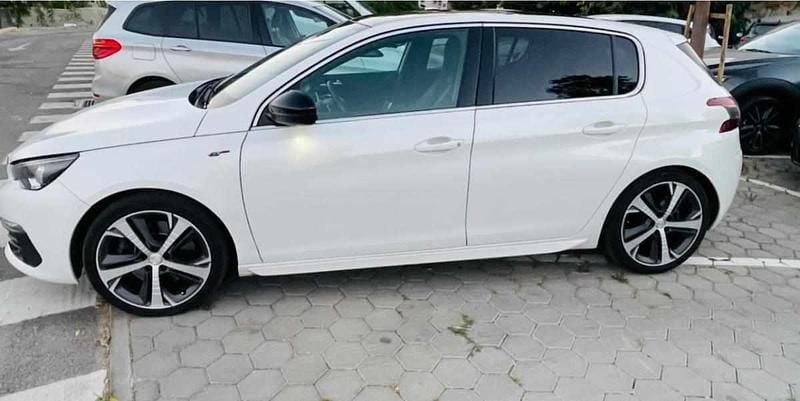 Branco Usado 2018 Peugeot 308 Citadino | € 15.900 (Preço justo) - Imagem 1/4