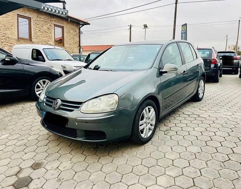Cinza Usado 2004 VW Golf IV | € 3.990 (Bom preço) - Imagem 1/4