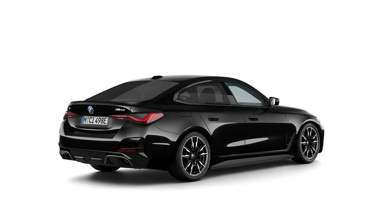 Usado BMW i4 Comfort Edition 400 kW (544 HP) 2025 Preto sapphire metalizada Sedan