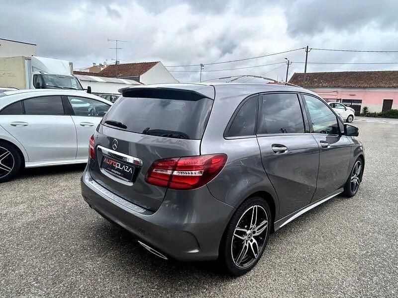 Usado Mercedes B180 AMG line 116 HP (85 kW) 2018 Cinza Monovolume