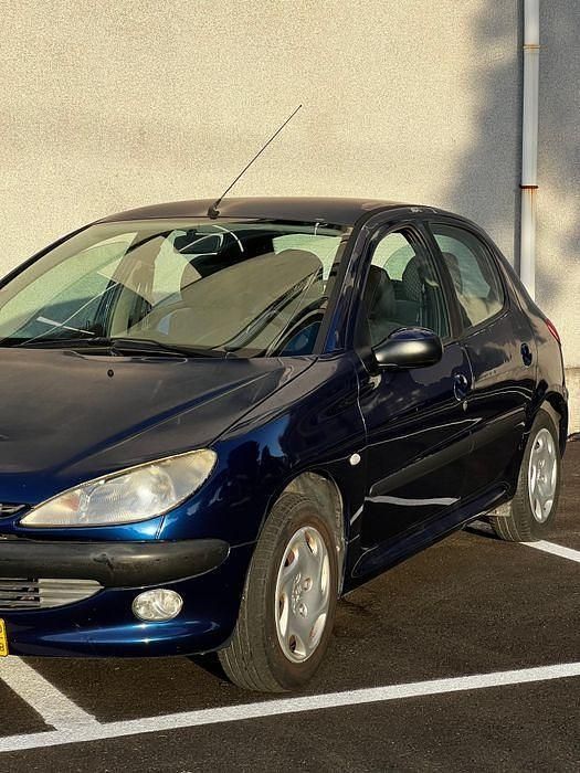 Usado 2000 Peugeot 206 Sedan | € 1.490 (Preço justo) - Imagem 1/4