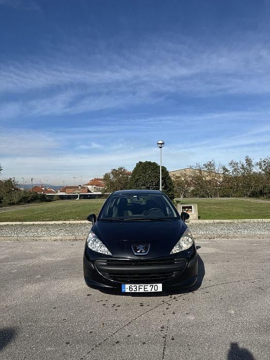 Usado 2008 Peugeot 207 Sedan | € 4.000 (Preço justo) - Imagem 1/4