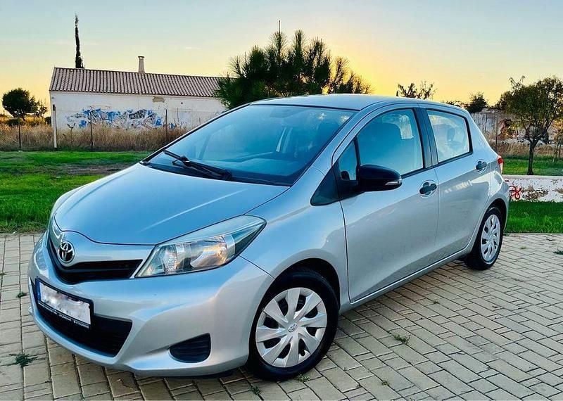 Usado 2012 Toyota Yaris Sedan | € 7.999 (Preço justo) - Imagem 1/4