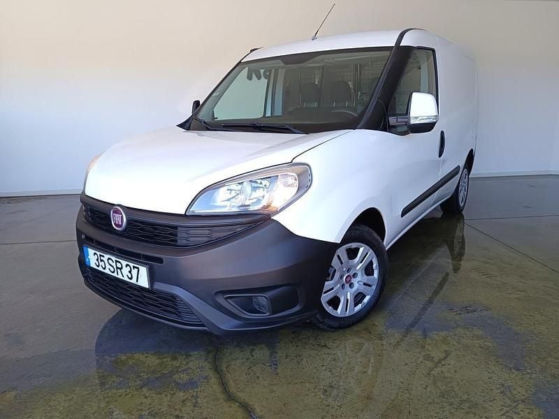 Branco Usado 2017 Fiat Doblò Monovolume | € 8.700 (Bom preço) - Imagem 1/4