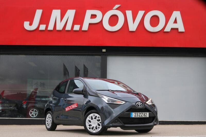 Antracite Usado 2020 Toyota Aygo X-play Citadino | € 13.890 (Preço justo) - Imagem 1/4