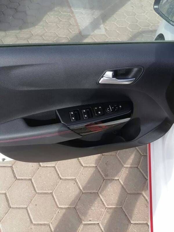 Branco Usado 2020 Kia Picanto GT-Line Citadino | € 18.900 - Imagem 1/4