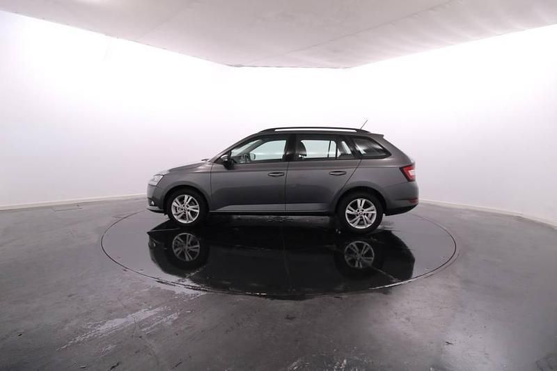 Usado Skoda Fabia Ambition 95 HP (69 kW) 2022 Cinza Citadino