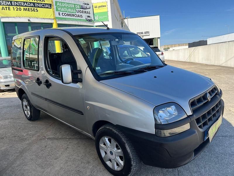 Cinza Usado 2005 Fiat Doblò Active Monovolume | € 5.750 - Imagem 1/4