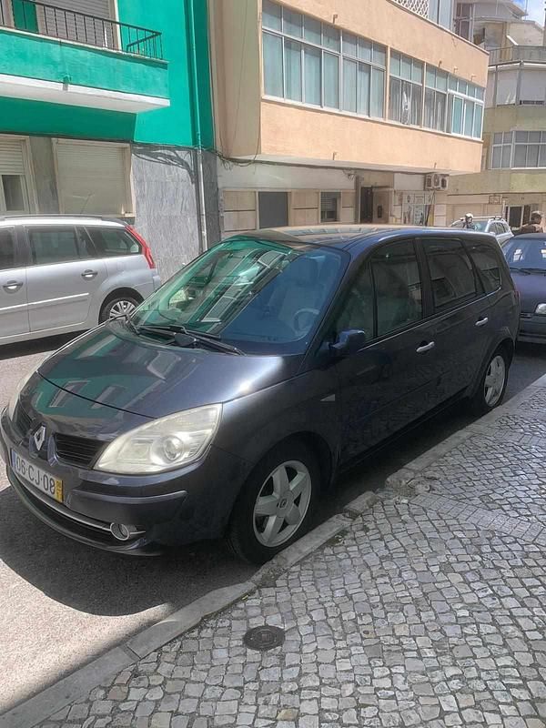 Cinzento Usado 2006 Renault Scénic II Monovolume | € 4.300 (Preço elevado) - Imagem 1/4