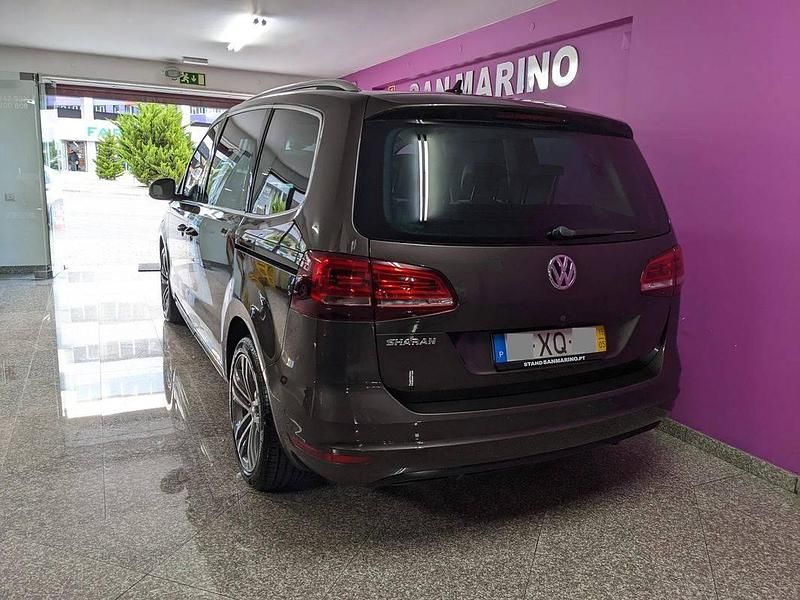 Usado VW Sharan Highline 177 HP (130 kW) 2019 Castanho Monovolume