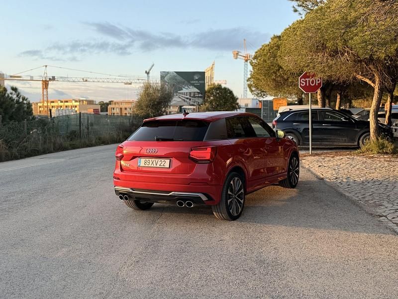Usado Audi SQ2 Performance 300 HP (220 kW) 2019 Vermelho SUV