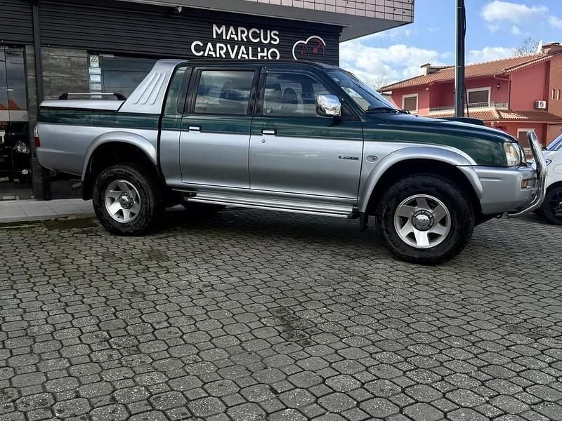 Usado Mitsubishi L200 115 HP (84 kW) 2002 Verde Pickup