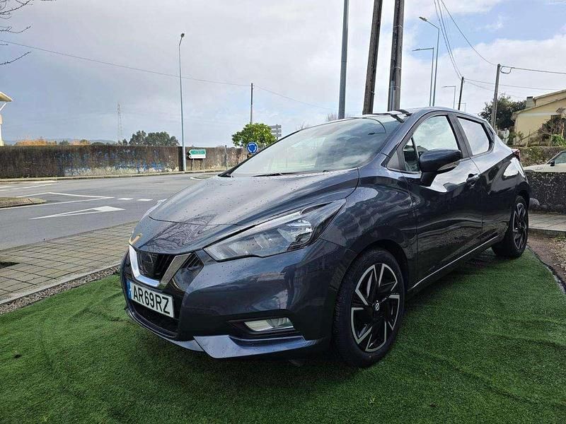 Usado Nissan Micra 92 HP (67 kW) 2022 Cinzento Citadino