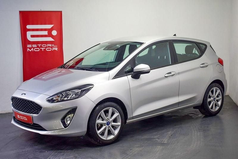 Cinza Usado 2021 Ford Fiesta Limited Citadino | € 13.500 (Preço justo) - Imagem 1/4