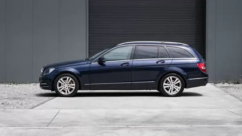 Usado Mercedes C220 Avantgarde 170 HP (125 kW) 2013 Azul Carrinha