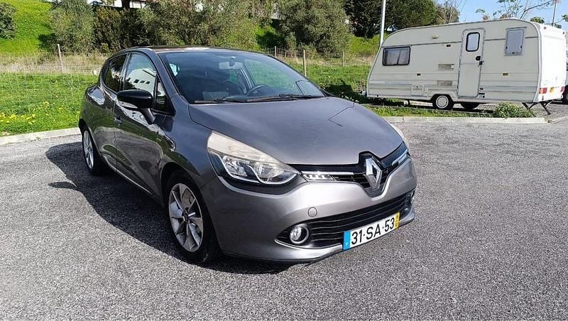 Usado 2016 Renault Clio IV LIMITED Sedan | € 11.000 (Preço elevado) - Imagem 1/4