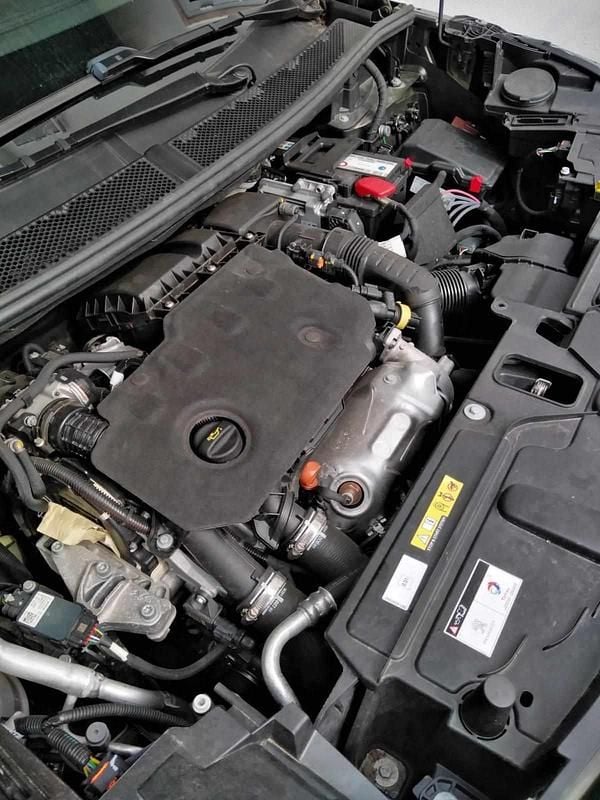 Usado Peugeot 3008 131 HP (96 kW) 2019 Cinzento SUV