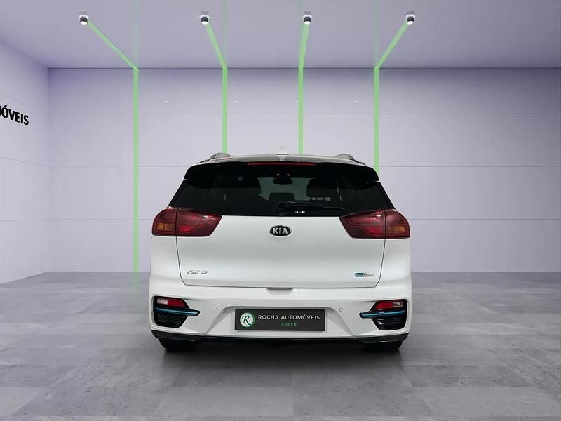 Usado Kia e-Niro 150 kW (204 HP) 2021 Branco SUV