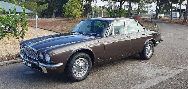 Outra Usado 1973 Jaguar XJ6 Sedan | € 18.700 - Imagem 1/4