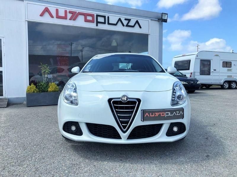 Usado Alfa Romeo Giulietta Exclusive 105 HP (77 kW) 2012 Branco