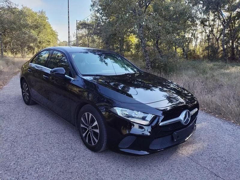 Usado Mercedes A180 Progressive 116 HP (85 kW) 2019 Preto Sedan