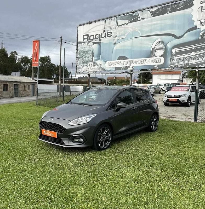 Cinza Usado 2018 Ford Fiesta ST-Line Citadino | € 15.800 (Caro) - Imagem 1/4