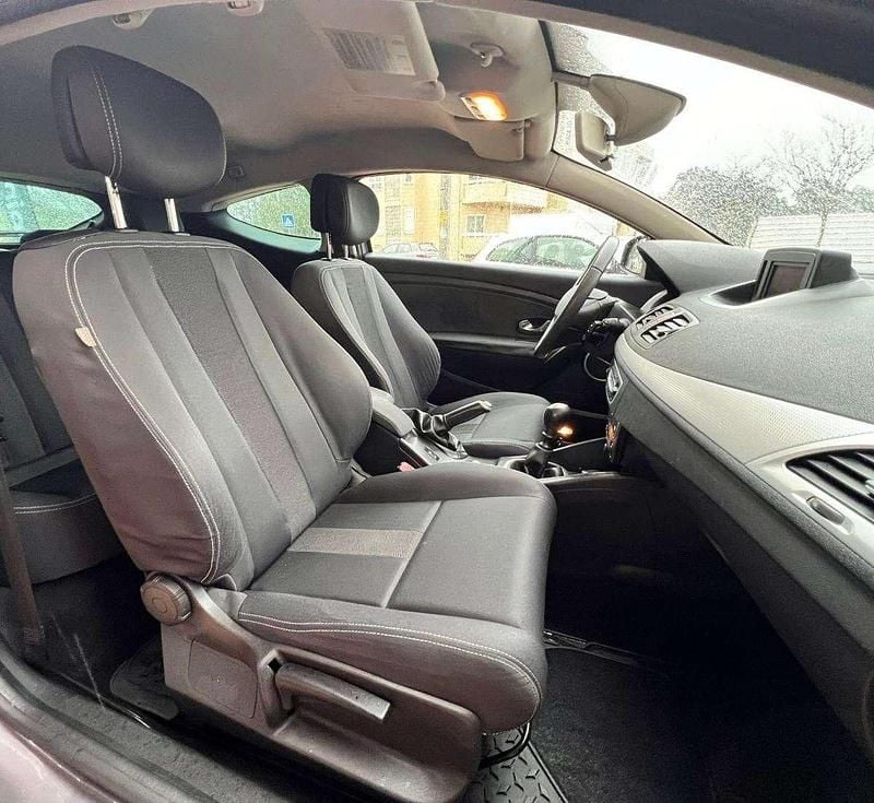 Usado Renault Mégane III 110 HP (80 kW) 2010 Antracite Coupé