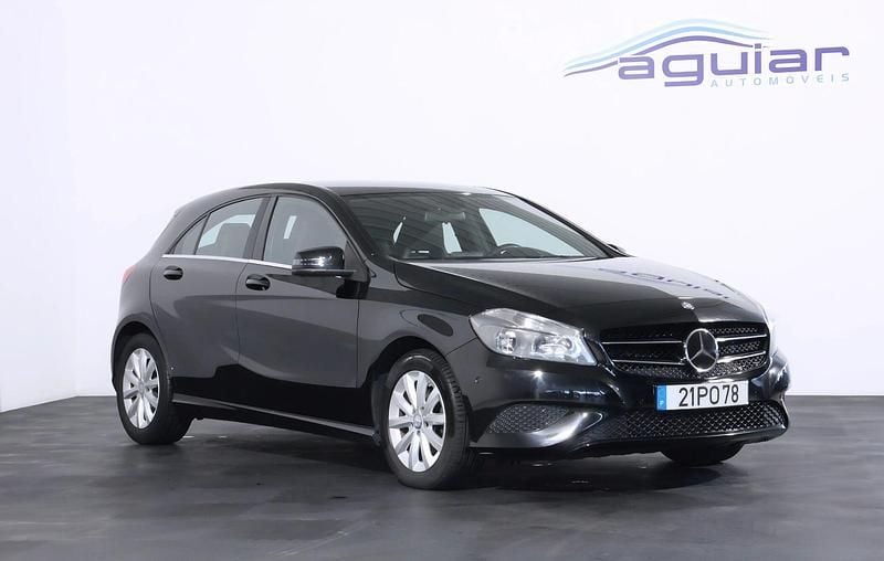 Usado Mercedes A160 Style 90 HP (66 kW) 2015 Preto