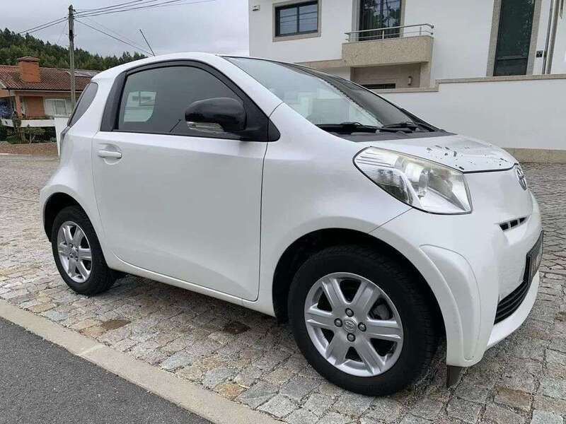 Usado Toyota iQ 68 HP (50 kW) 2009 Branco Citadino