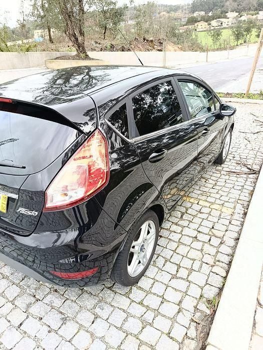Usado Ford Fiesta Titanium 100 HP (73 kW) 2015 Sedan