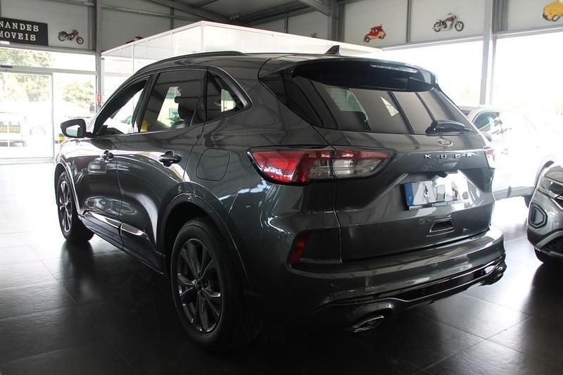 Usado Ford Kuga 120 HP (88 kW) 2022 Antracite SUV