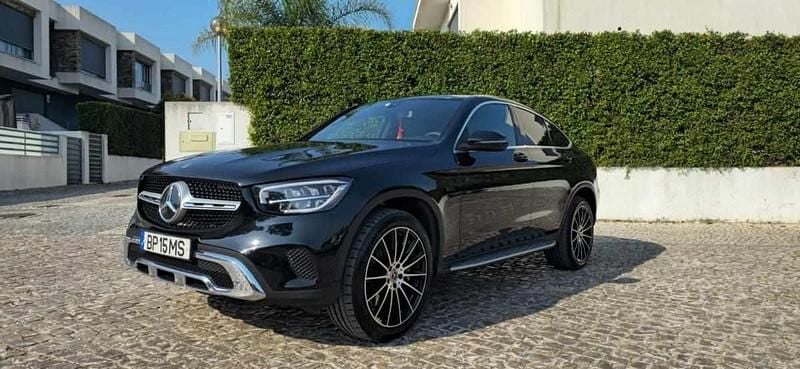 Preto Usado 2021 Mercedes GLC250 Citadino | € 55.000 - Imagem 1/4