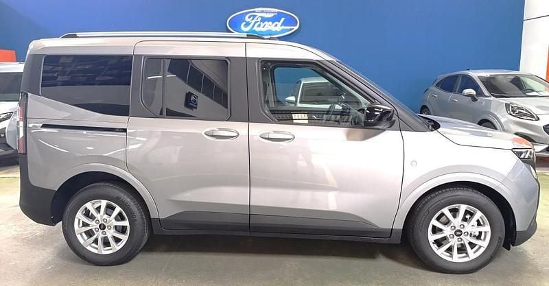 Cinzento Novo 2025 Ford Tourneo Courier Monovolume | € 23.900 (Bom preço) - Imagem 1/4