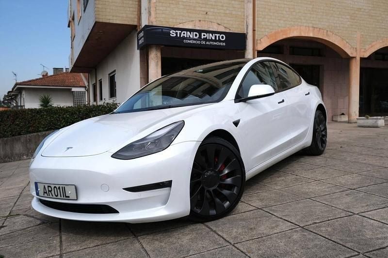Branco Usado 2022 Tesla Model 3 Performance Sedan | € 31.500 (Preço justo) - Imagem 1/4