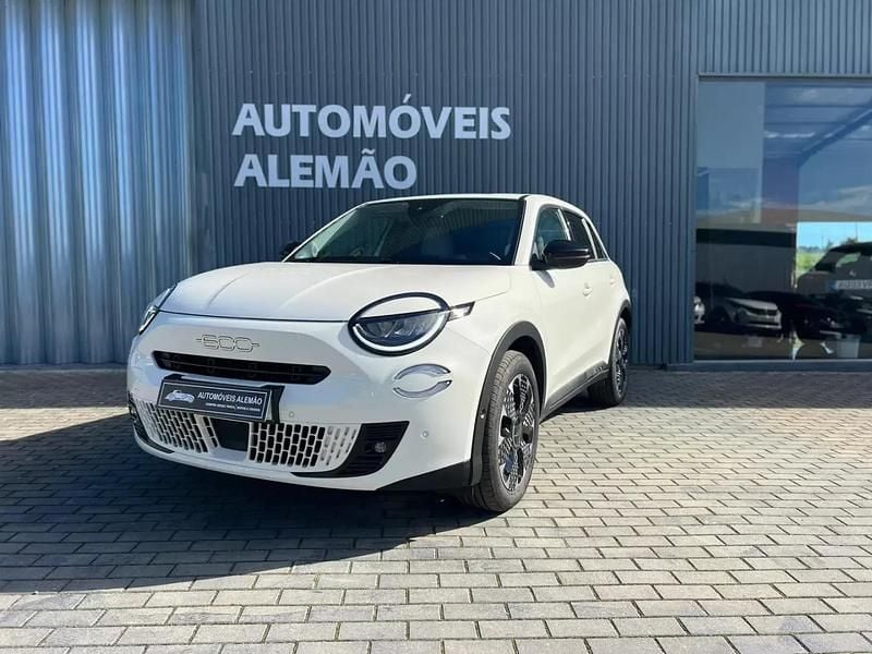 Branco Usado 2025 Fiat 600 La Prima | € 24.500 - Imagem 1/4