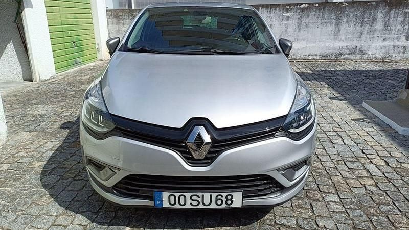 Usado 2017 Renault Clio IV GT-Line Sedan | € 14.500 (Preço elevado) - Imagem 1/4