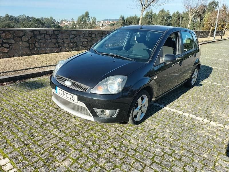 Usado 2008 Ford Fiesta Sedan | € 2.500 (Preço justo) - Imagem 1/4