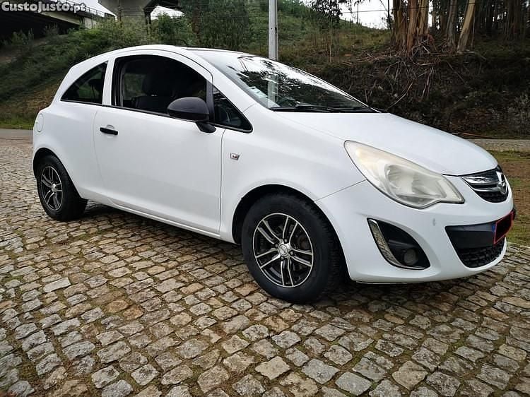 Branco Usado 2012 Opel Corsa Sport | € 5.750 (Preço justo) - Imagem 1/1