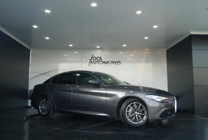 Cinzento Usado 2022 Alfa Romeo Giulia Super Coupé | € 43.950 (Preço justo) - Imagem 1/4