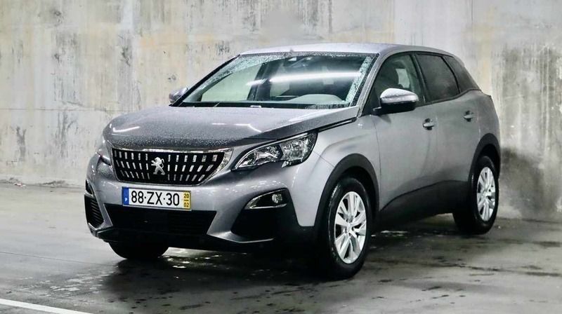 Usado Peugeot 3008 131 HP (96 kW) 2020 Cinzento Citadino