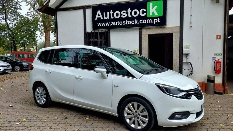Usado Opel Zafira Life Innovation 136 HP (100 kW) 2019 Branco Monovolume