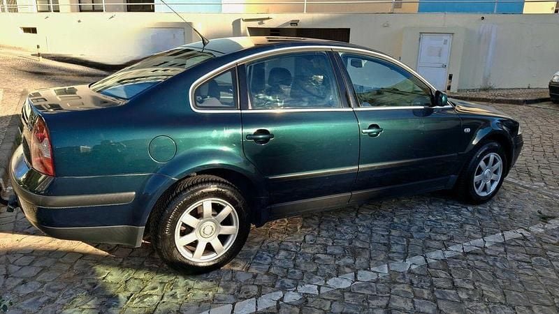 Usado 2001 VW Passat Comfortline Sedan | € 2.000 (Super Preço) - Imagem 1/4